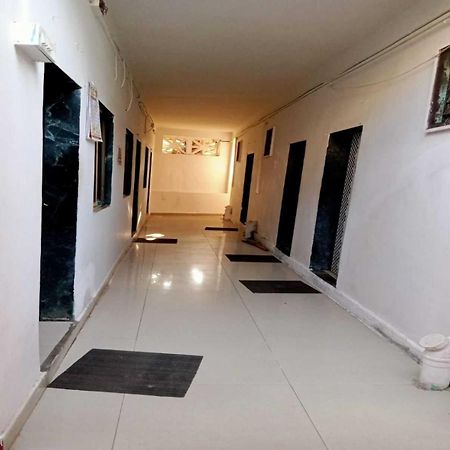 Hotel O Sai Palace Мумбаи Экстерьер фото
