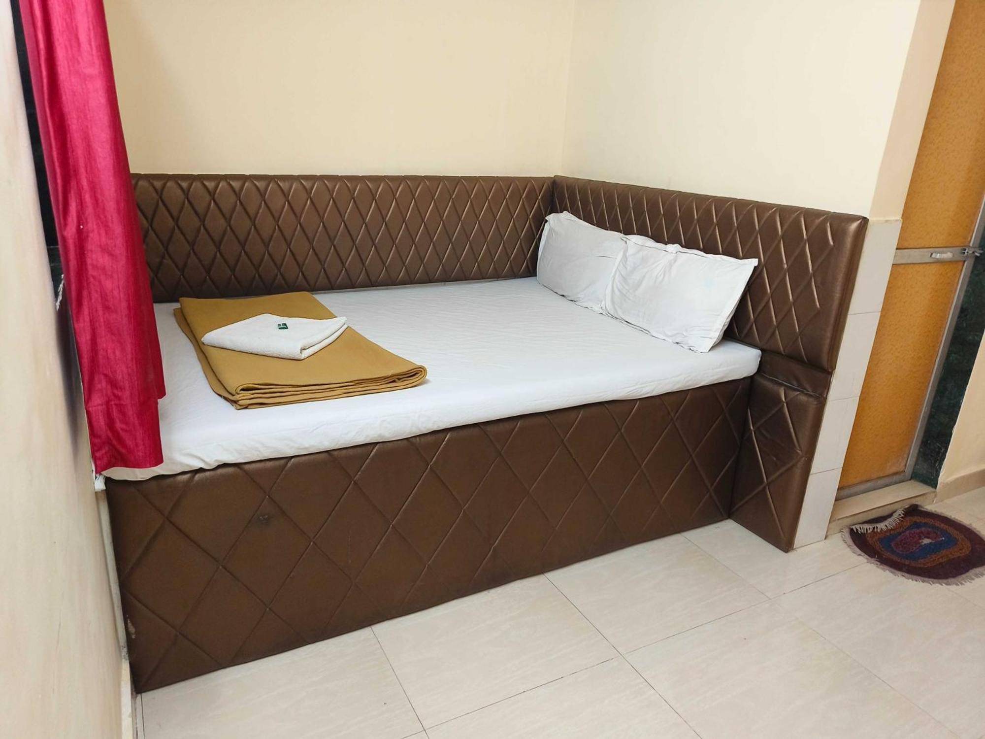 Hotel O Sai Palace Мумбаи Экстерьер фото